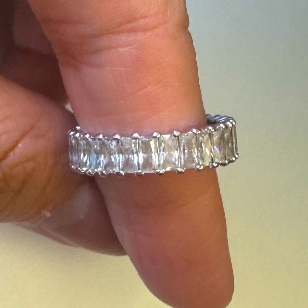 Swarovski Silver Solitaire Ring with Sparkling Gemstone